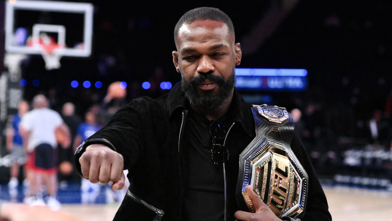 Jon Jones explica vídeo que intrigou Alex Poatan após derrota