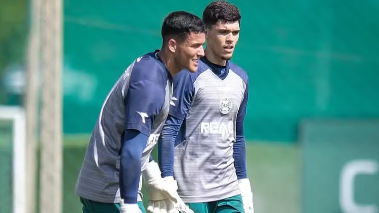 Goleiro do Coritiba sofre lesão, passará por cirurgia e vira desfalque importante