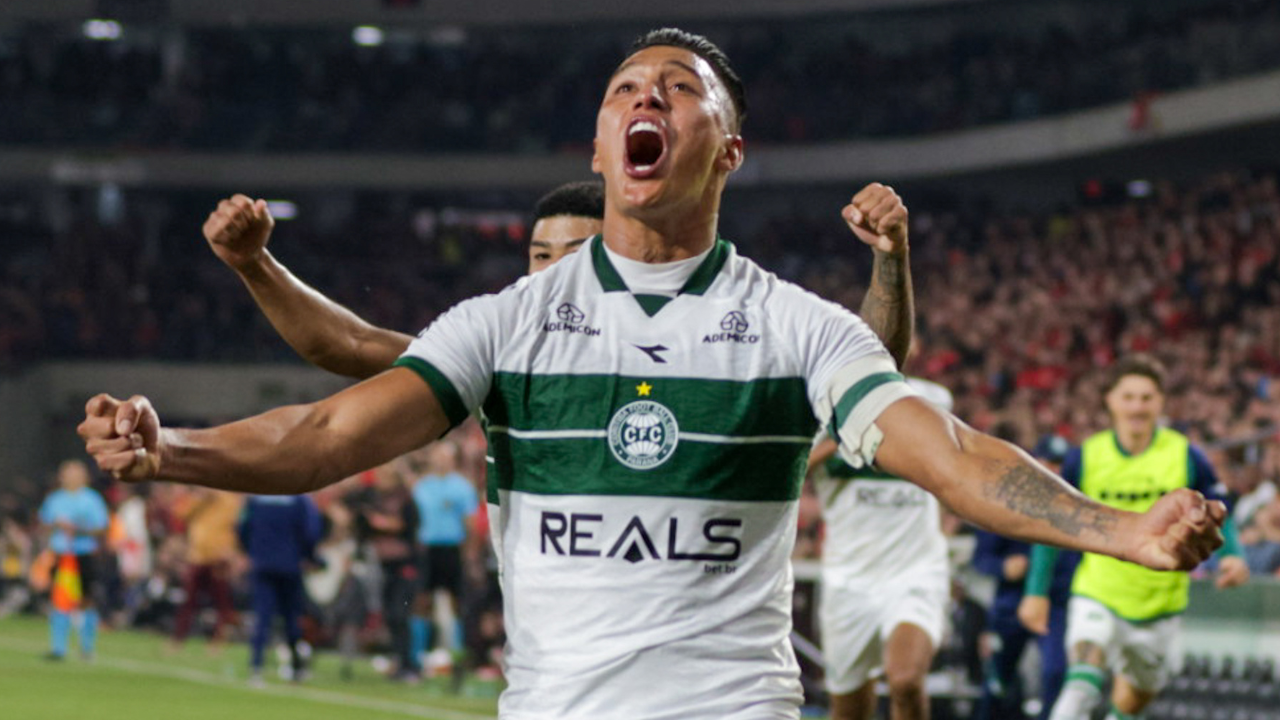 Colombiano Sebástian Gómez se torna o estrangeiro com mais jogos pelo Coritiba