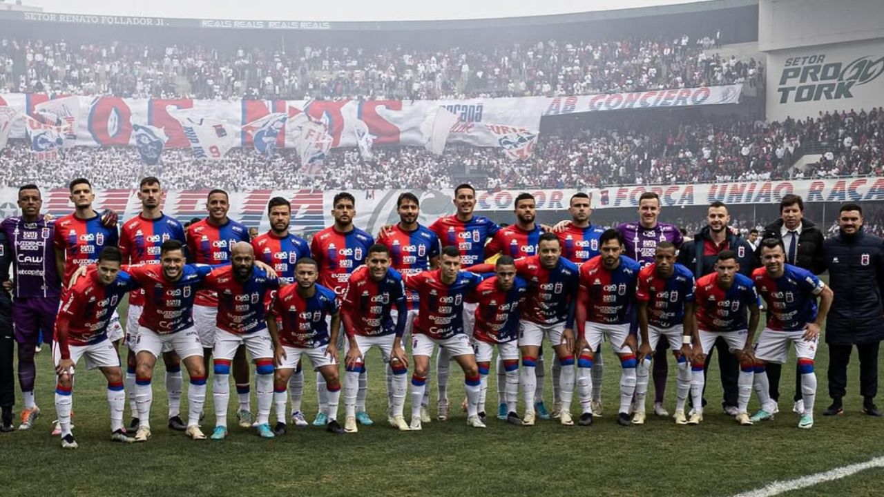 Campeão pelo Paraná, meia rescinde com clube da Série B e fica livre no mercado