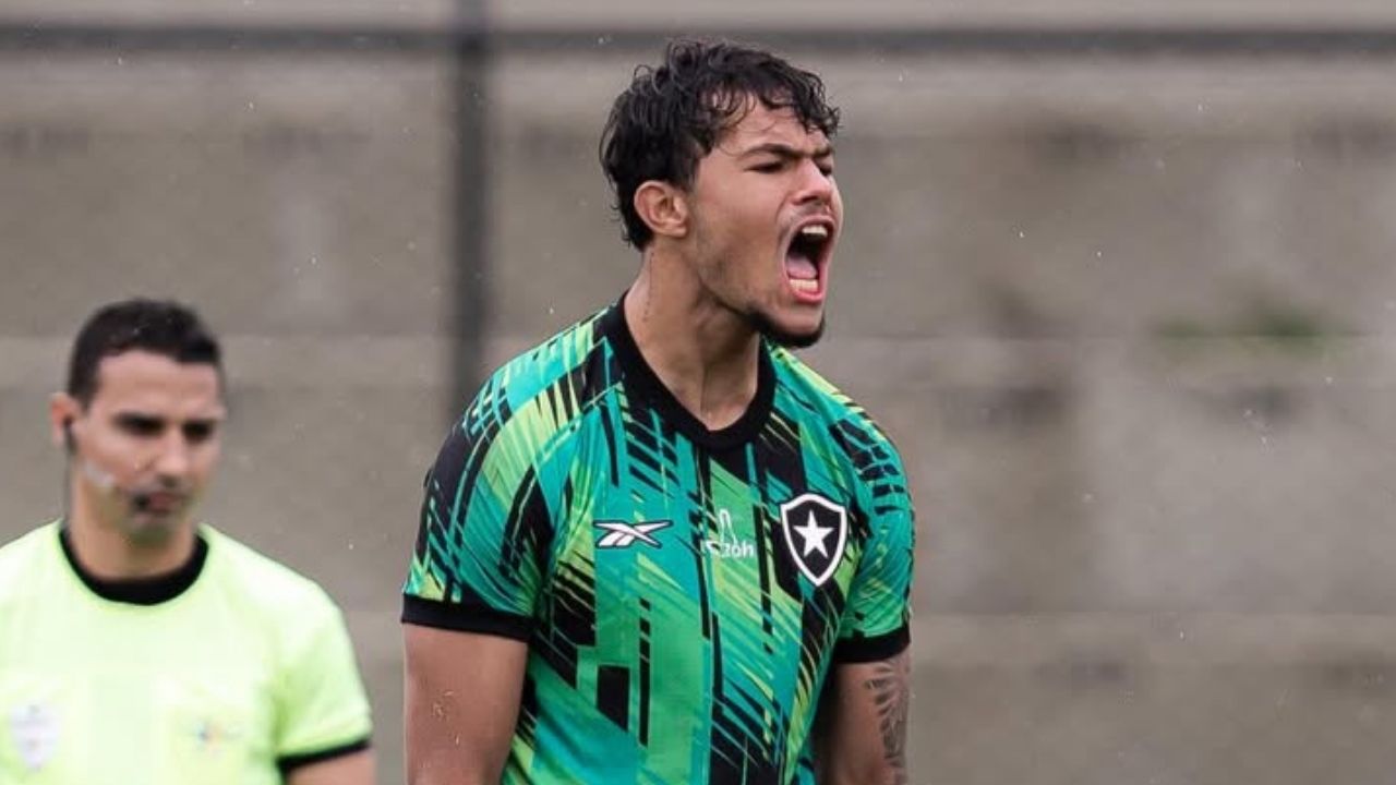 Bruninho Samudio, ex-Athletico, comemora feito marcante na carreira