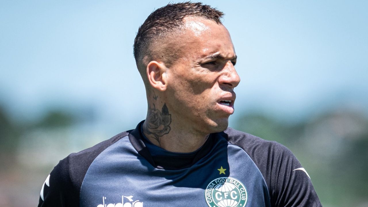 Em meio à pressão, Breno Lopes manda recado antes de Coritiba x Internacional