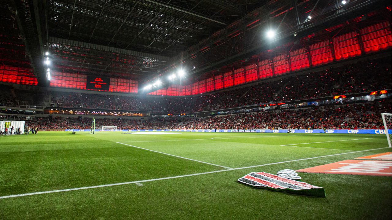Athletico: Empresa de filho de Petraglia instalará novo sintético da Arena da Baixada