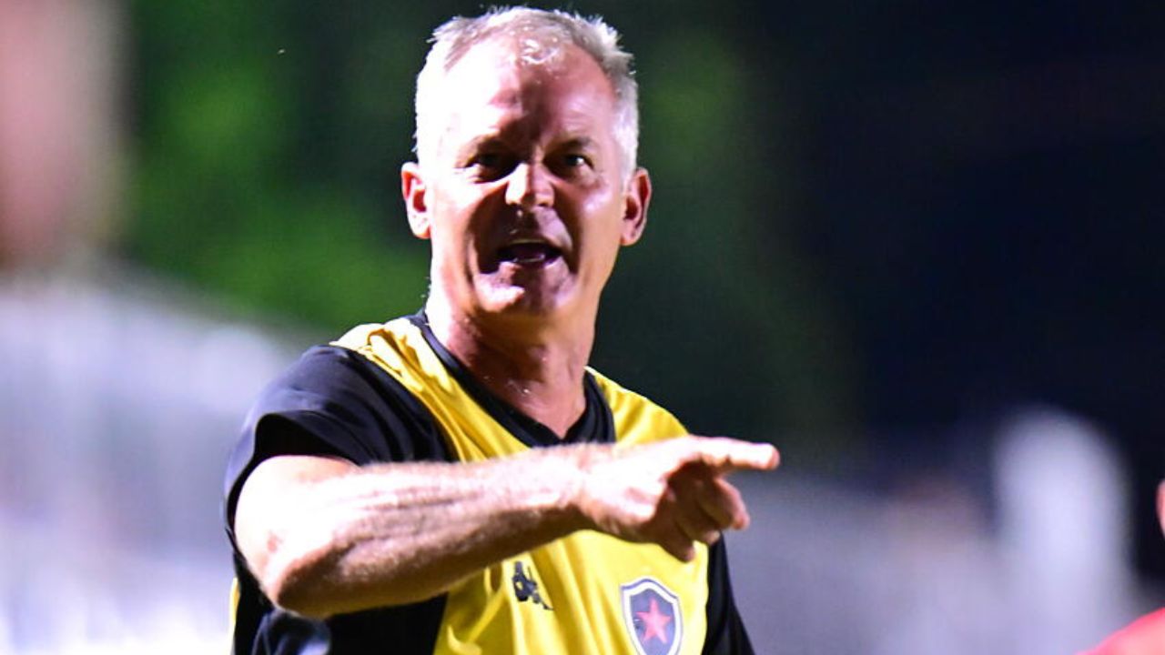 Ex-Paraná, Lisca é demitido de clube e ex-jogador ataca: “Mau-caráter”