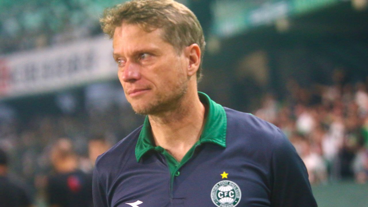 Coritiba perde titulares e tem dor de cabeça para jogo contra o Vitória