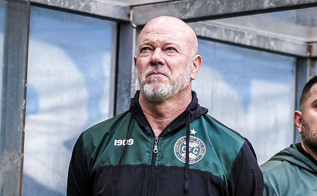 Vexame e treta! Coritiba reencontra Grêmio após episódio emblemático