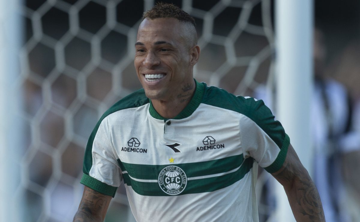 Contratação mais cara do Coritiba, Breno Lopes assume protagonismo