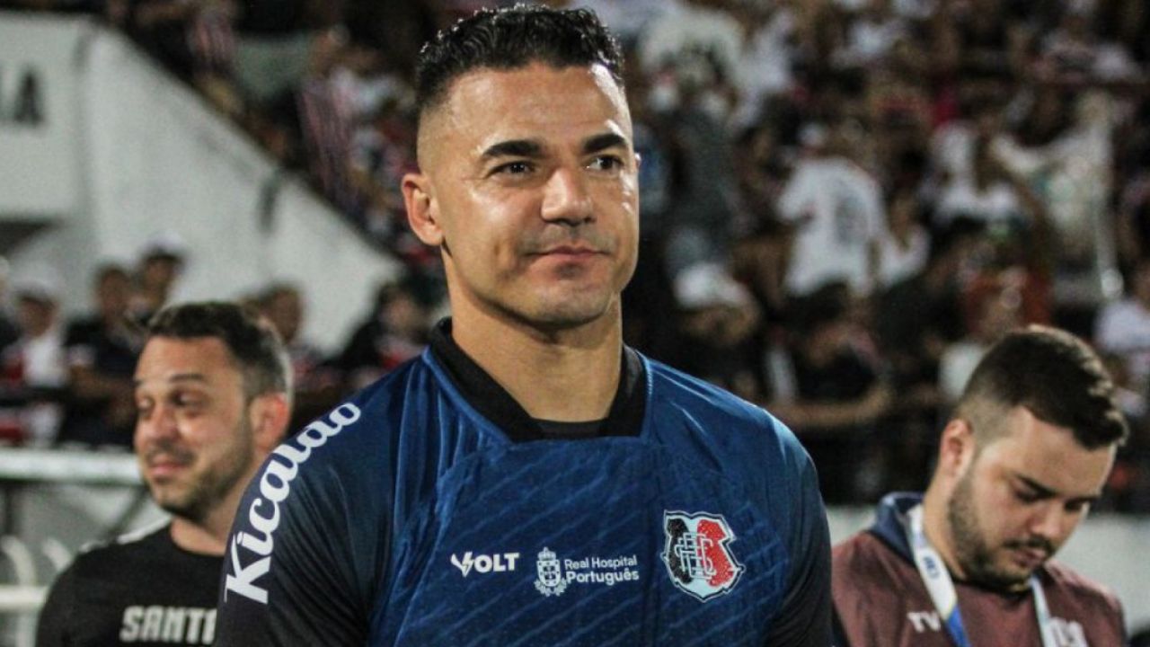 Goleiro ex-Athletico e Paraná cobra milhões de clube da Série C