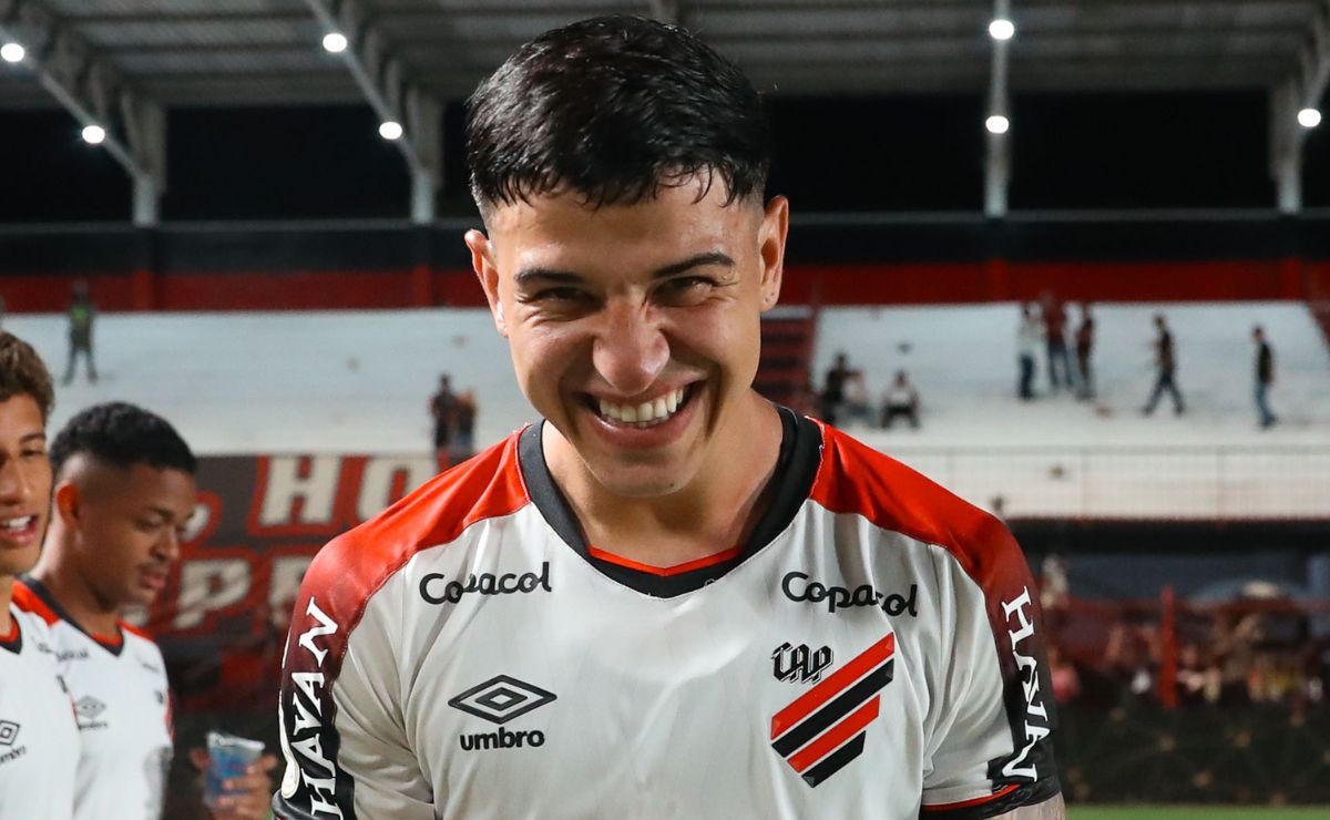 Athletico se salva no sufoco, mas escancara velho problema