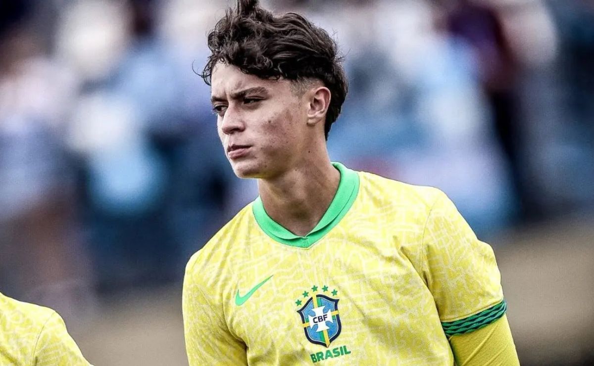 Filho de ex-Coritiba assina contrato com multa de R$ 577 milhões