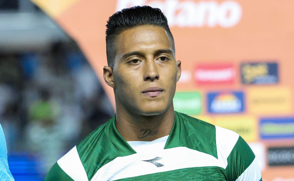 Capitão pede desculpa após vexame do Coritiba: “Assumir a responsabilidade”