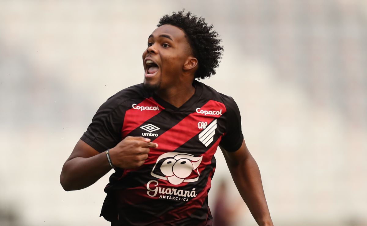 Athletico atropela Coritiba na final do Paranaense sub-17