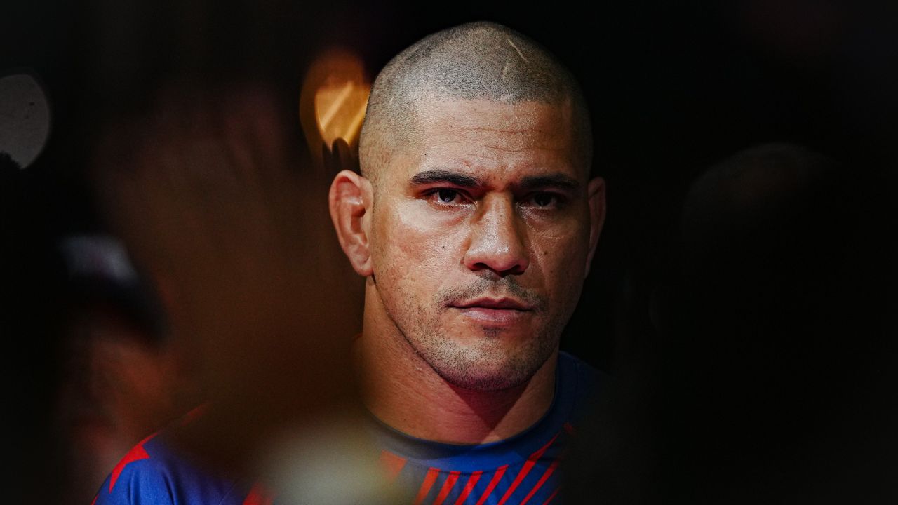 Após nova arbitragem polêmica, Poatan coloca futuro no UFC em jogo