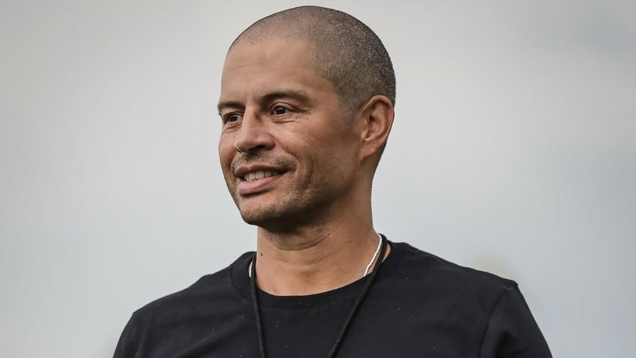 Alex atinge recorde pessoal como técnico na Série B