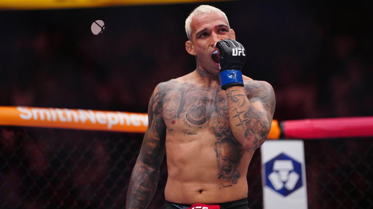 Charles do Bronx sai em defesa de árbitro criticado por Poatan no UFC