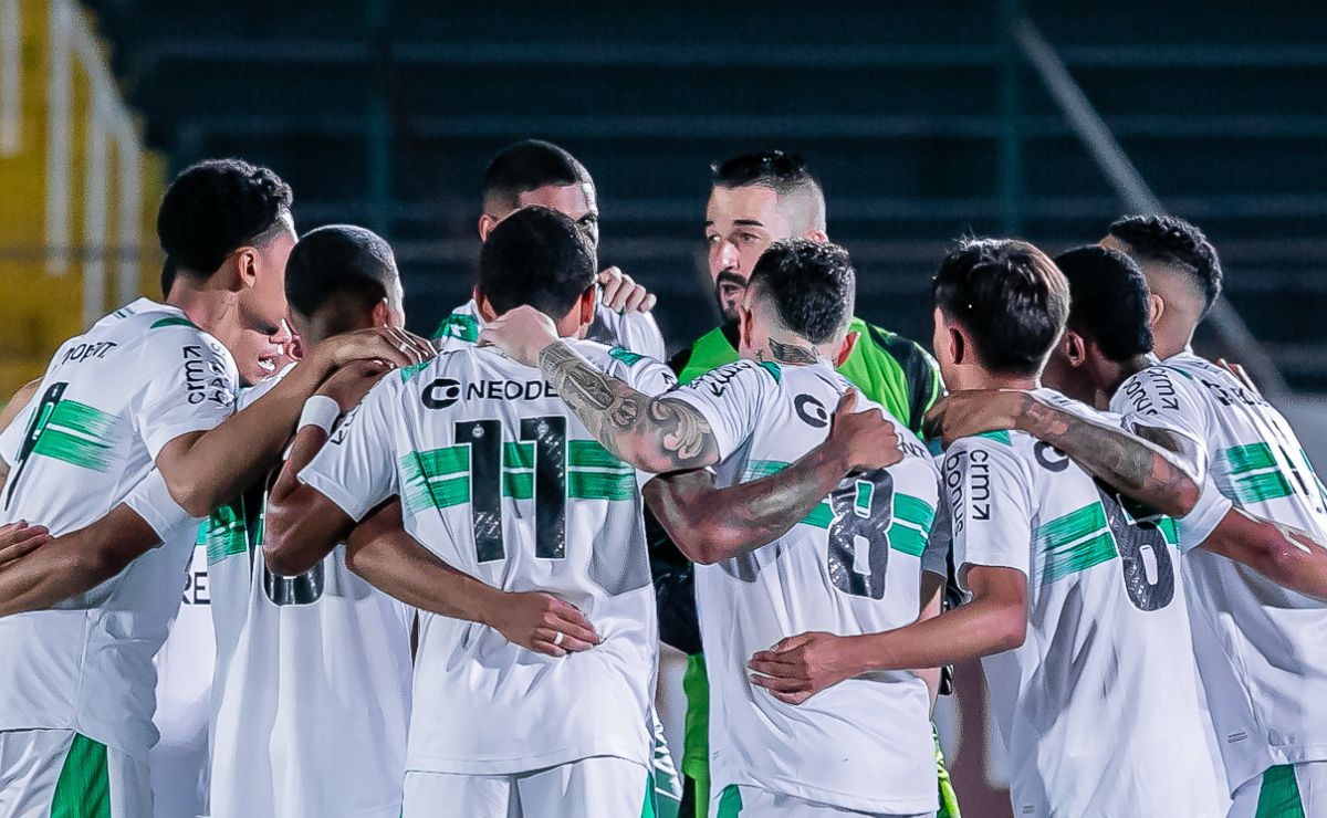 Coritiba anuncia despedida de líder do elenco após três temporadas