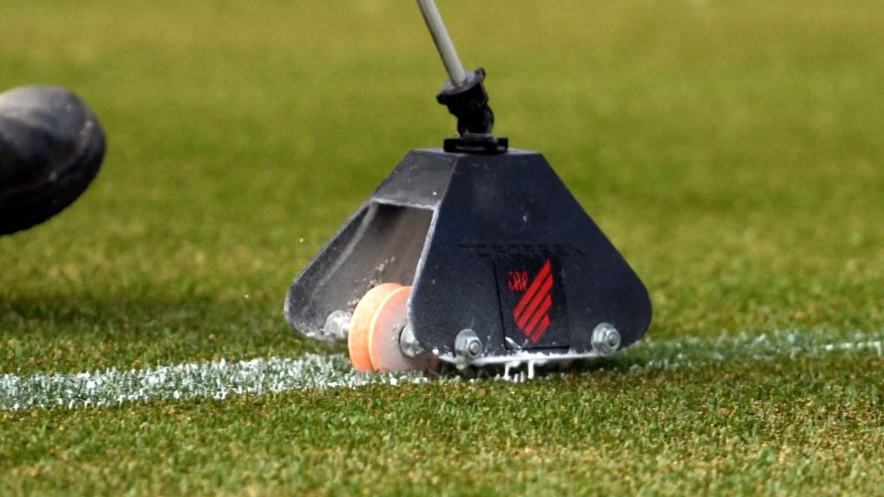 Athletico tem prova de fogo do novo gramado sintético contra o Internacional