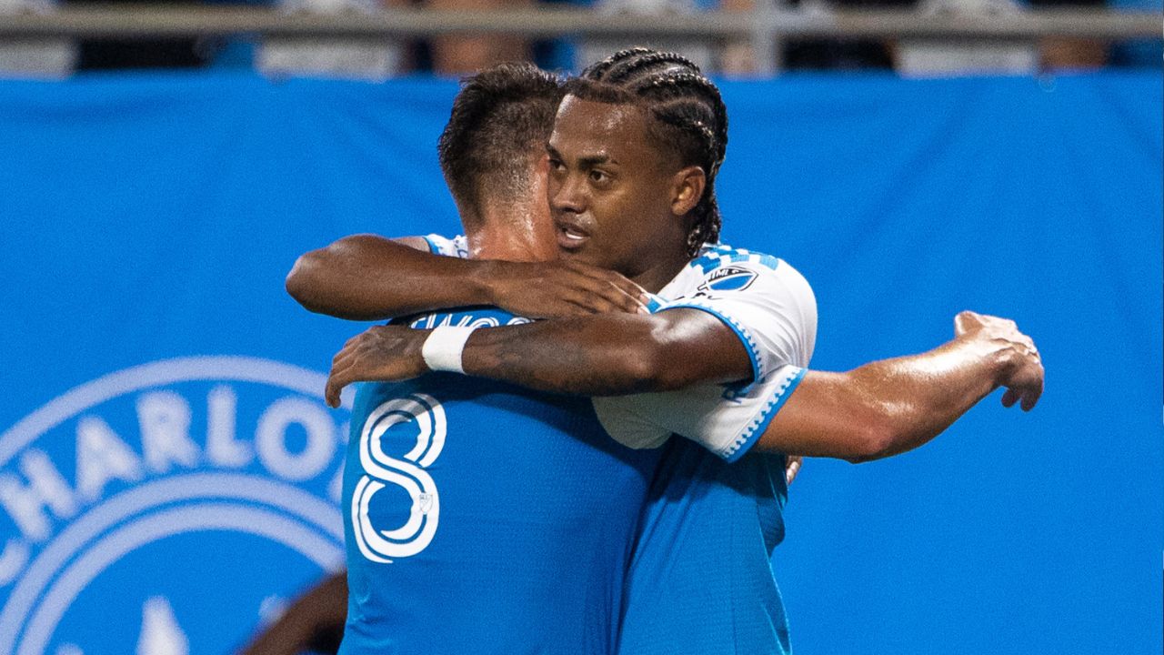Futuro atacante do Athletico marca gol em provável despedida da MLS