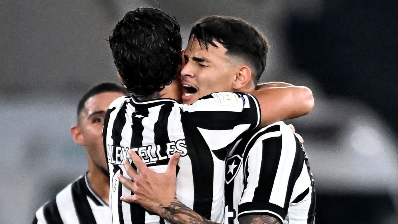 Athletico vê joia perdida de R$ 755 milhões estrear com golaço no Brasileirão