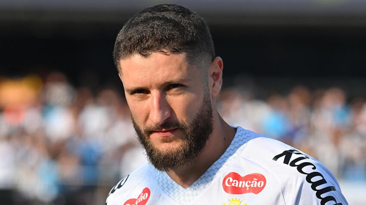 Cria do Coritiba, Zé Rafael busca novo clube no mercado