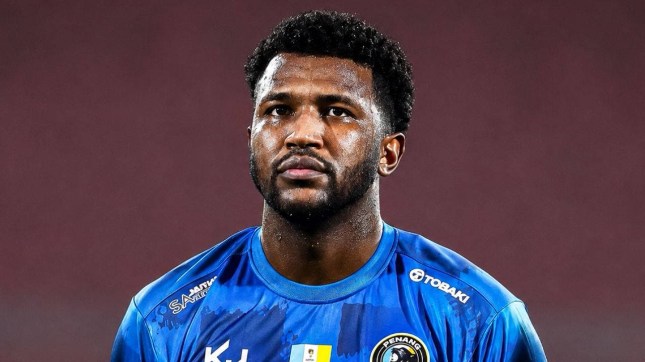 Ex-Athletico volta ao Brasil após aventura por país não reconhecido pela ONU