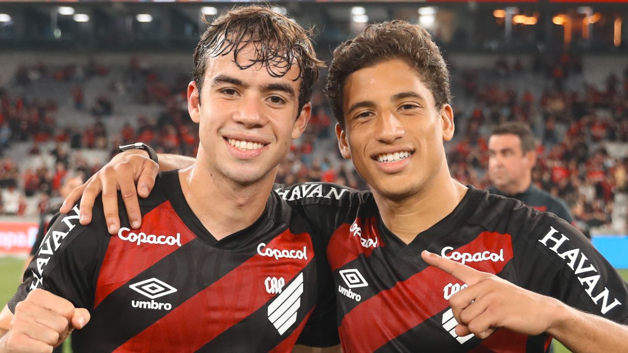 “Gol treinado”: Piás do Caju brilham, e Odair exalta força do elenco do Athletico