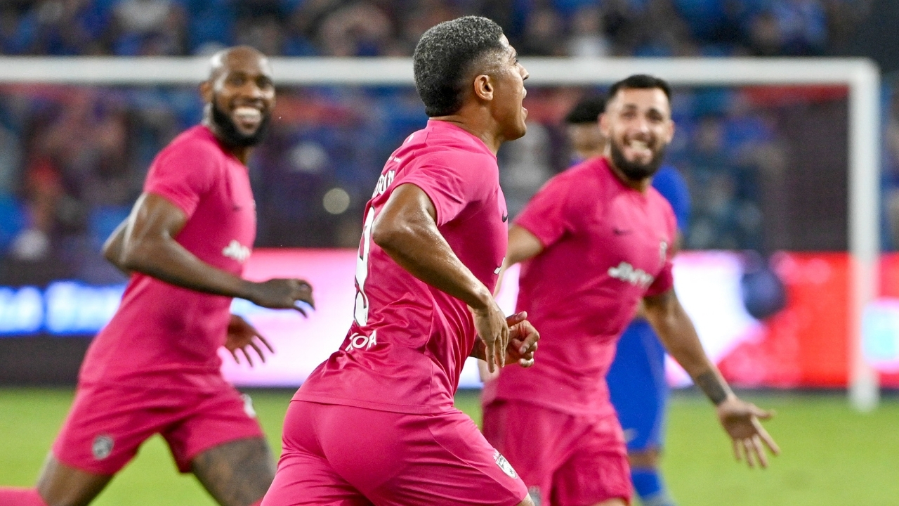 Ex-Athletico, artilheiro histórico com 189 gols entra na mira de clube brasileiro
