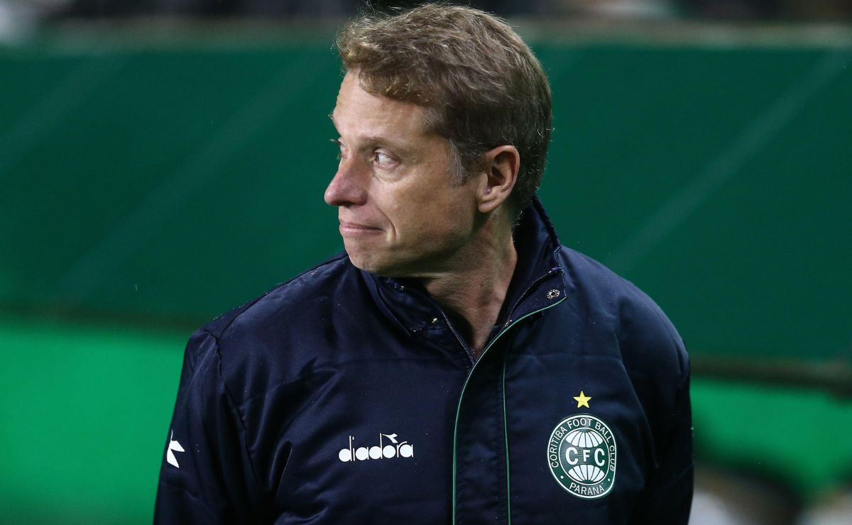 Coritiba deve ter mais uma saída oficializada nos próximos dias