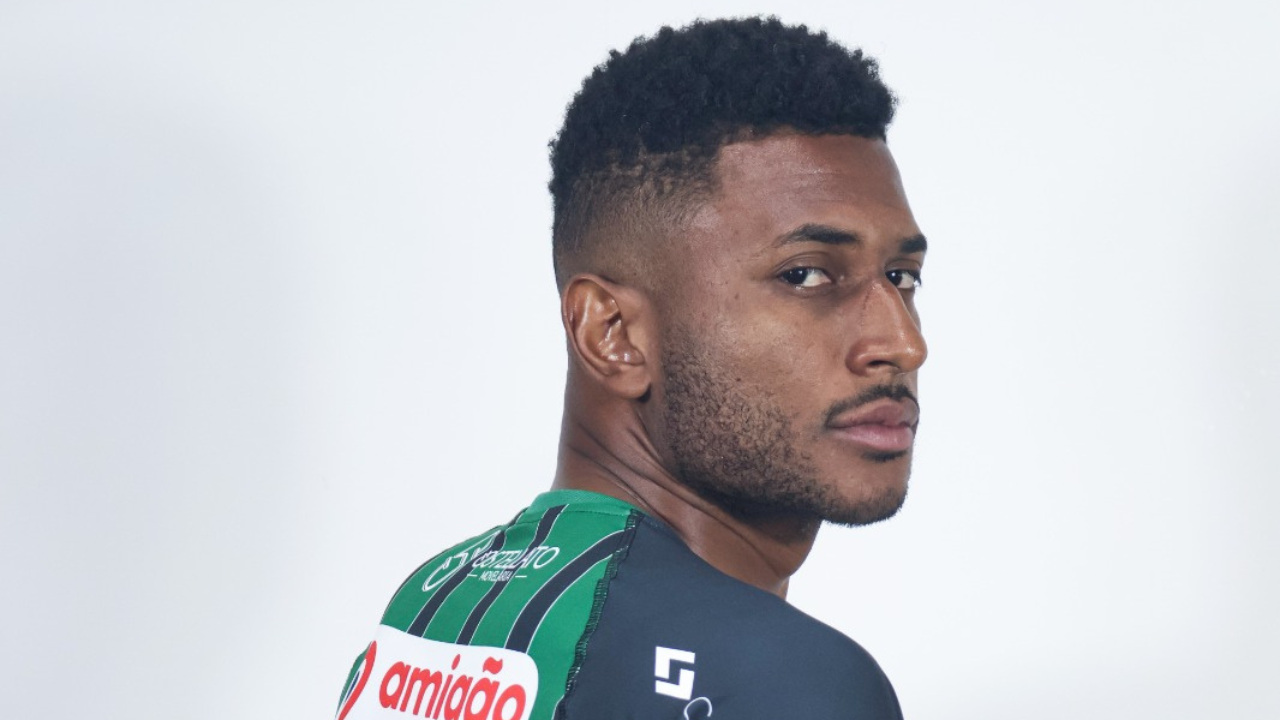 Zagueiro que defendeu o Paraná Clube no Brasileirão fecha com clube paranaense