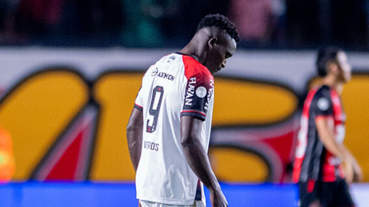 Viveros é dispersivo e Athletico desmorona em campo na Copa do Brasil