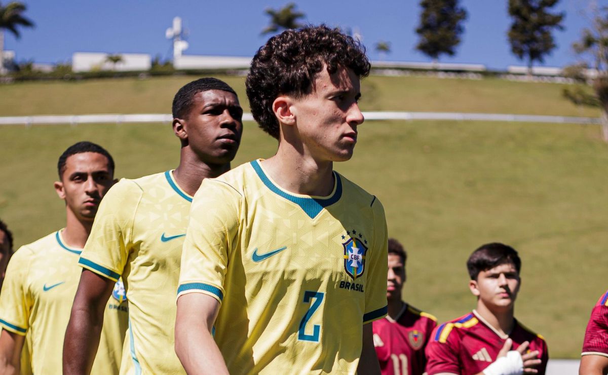 Promessa do Athletico decide vitória do Brasil no Sub-17