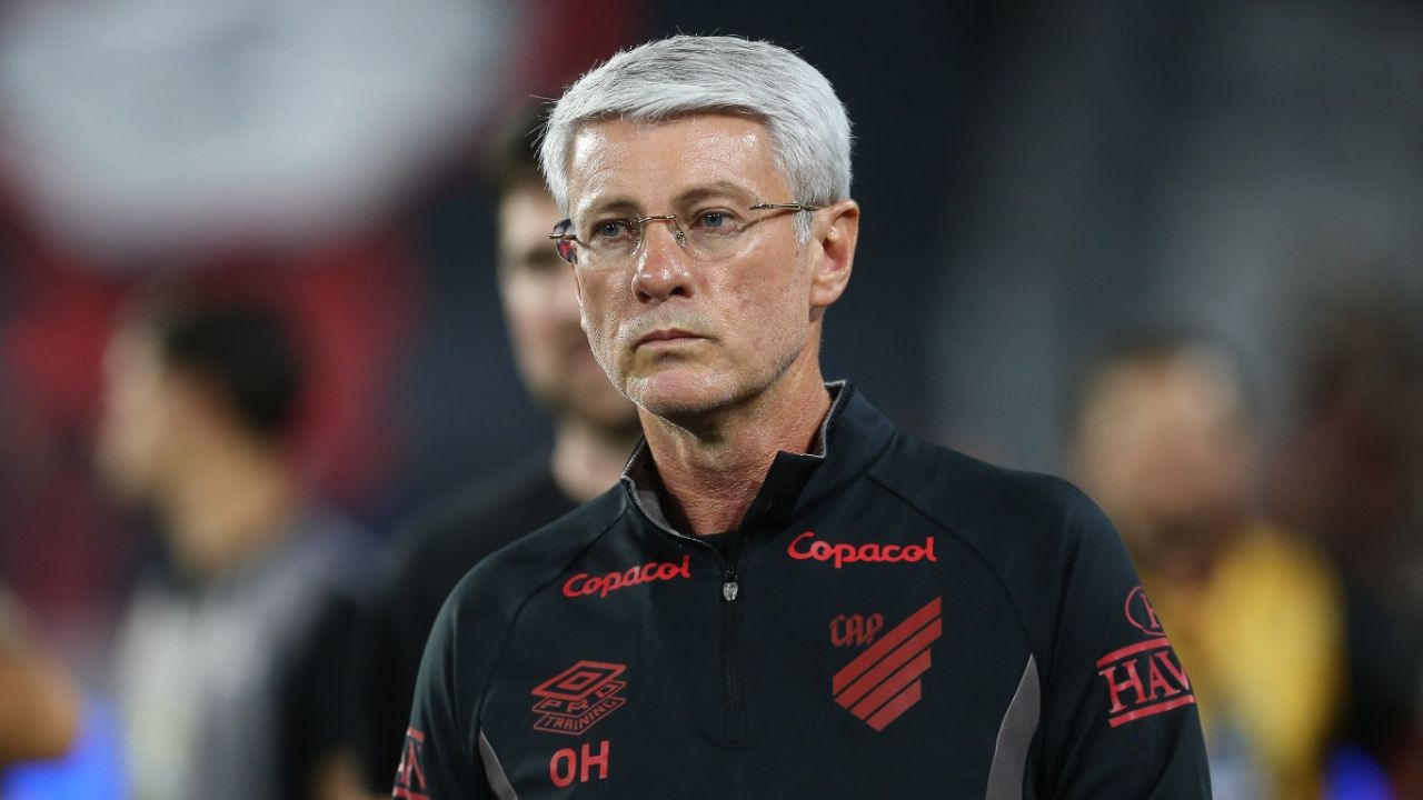 “Salada” de Odair Hellmann dá certo com grande placar para o Athletico