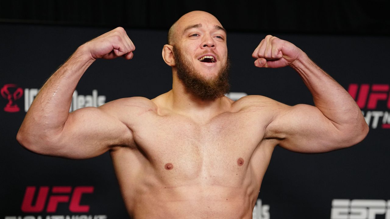 Valter Walker zoa rival de Poatan no UFC e faz provocação inusitada