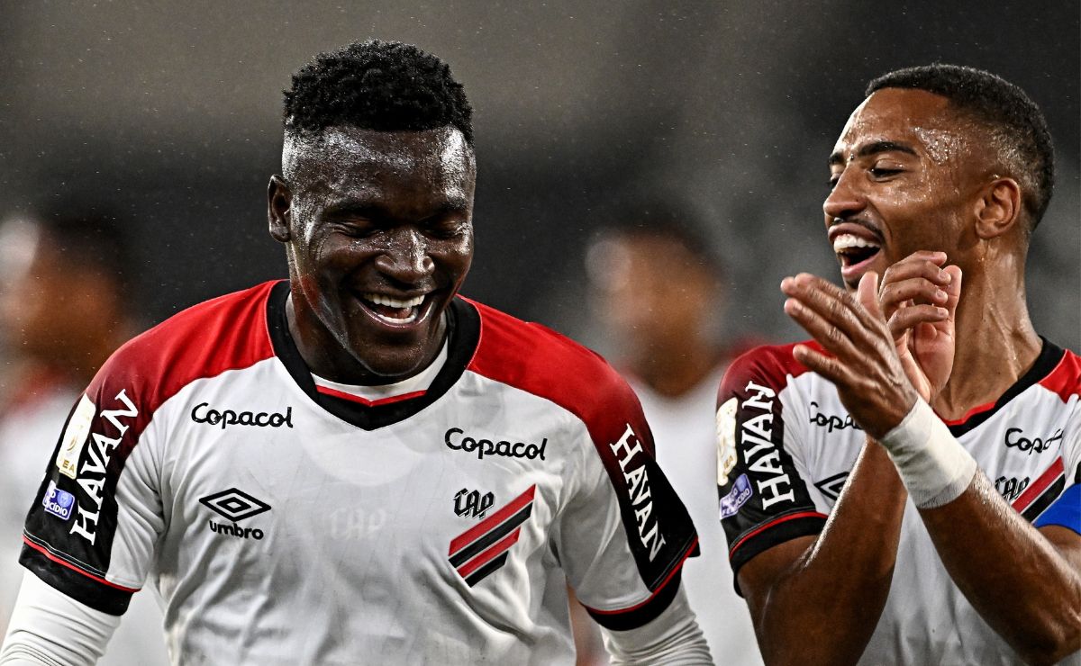 “Ói o Trem”: Viveros, fumegando, faz dois e Athletico vence