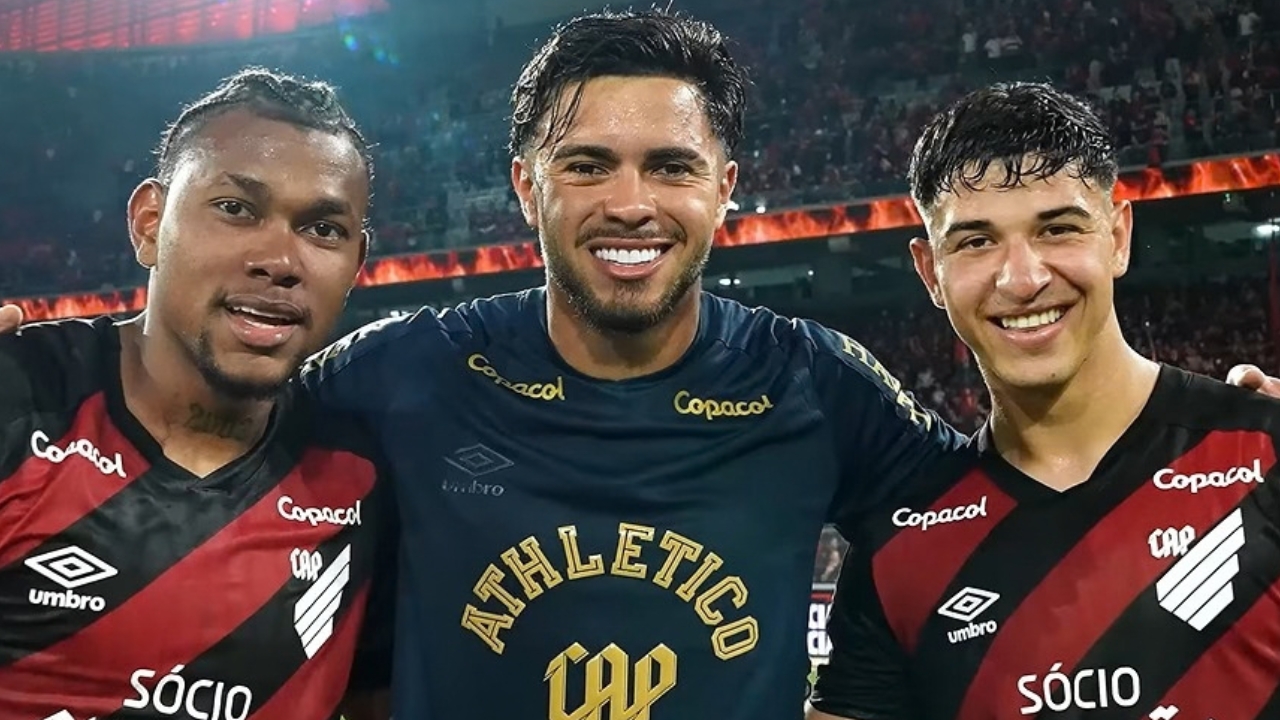 Limite de estrangeiros faz novo herói do Athletico lutar por vaga entre relacionados