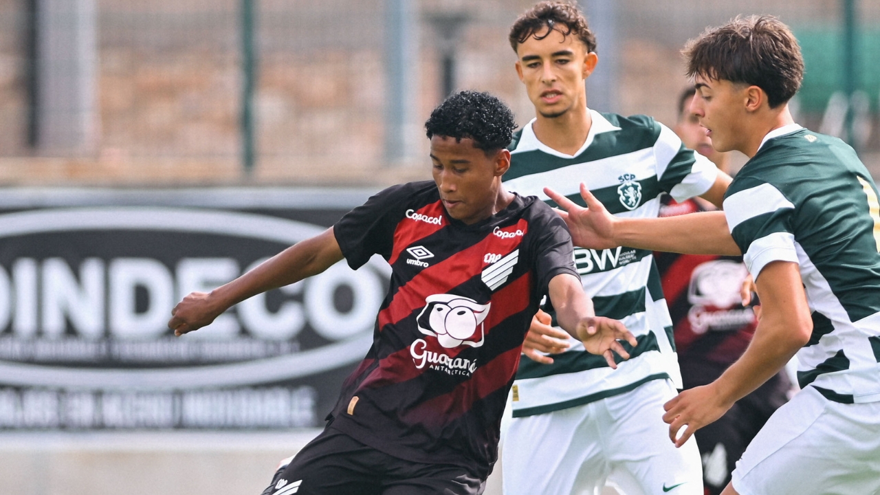 Athletico bate o Sporting e carimba vaga nas semis do Mundial de Clubes Juvenil