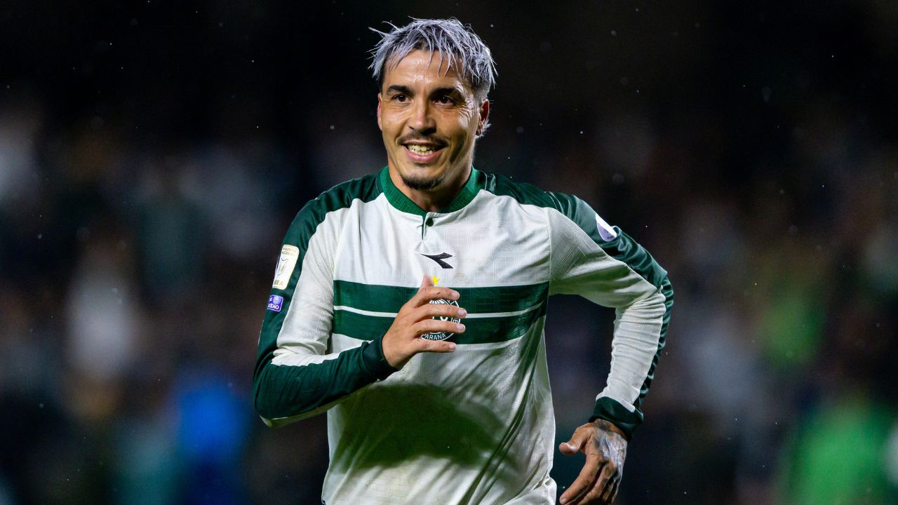 Pelo Coritiba, Josué se aproxima de bater recorde histórico no Brasileirão