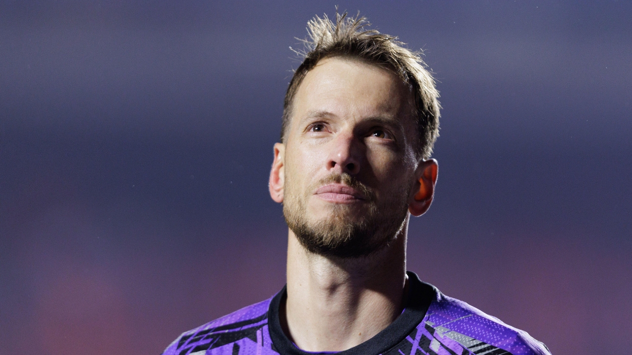 Sem clube aos 37 anos, ex-Athletico Neto vive reviravolta com retorno a gigante europeu
