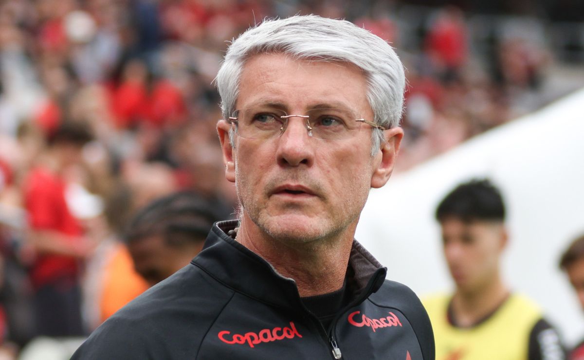 Ainda dá? Odair responde sobre Athletico na briga pelo título do Brasileirão