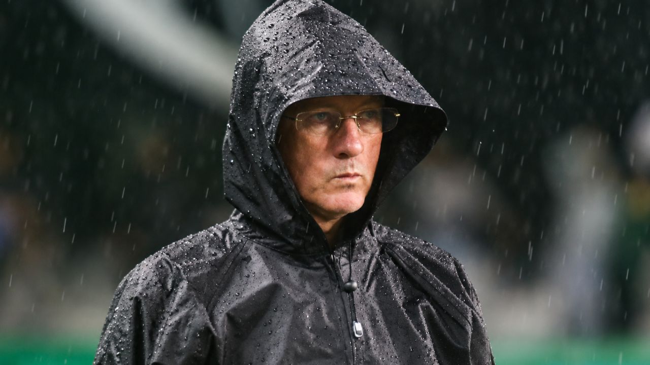 “Ninguém é mais macho que ninguém”: Odair detona postura do Coritiba no Atletiba