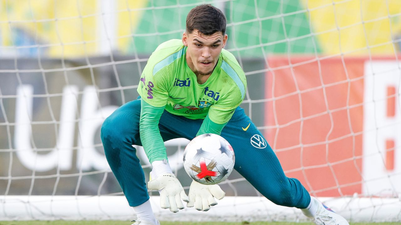 Fotos e a agenda de Arthur Dias, do Athletico, e Pedro Morisco, do Coritiba, com a seleção brasileira