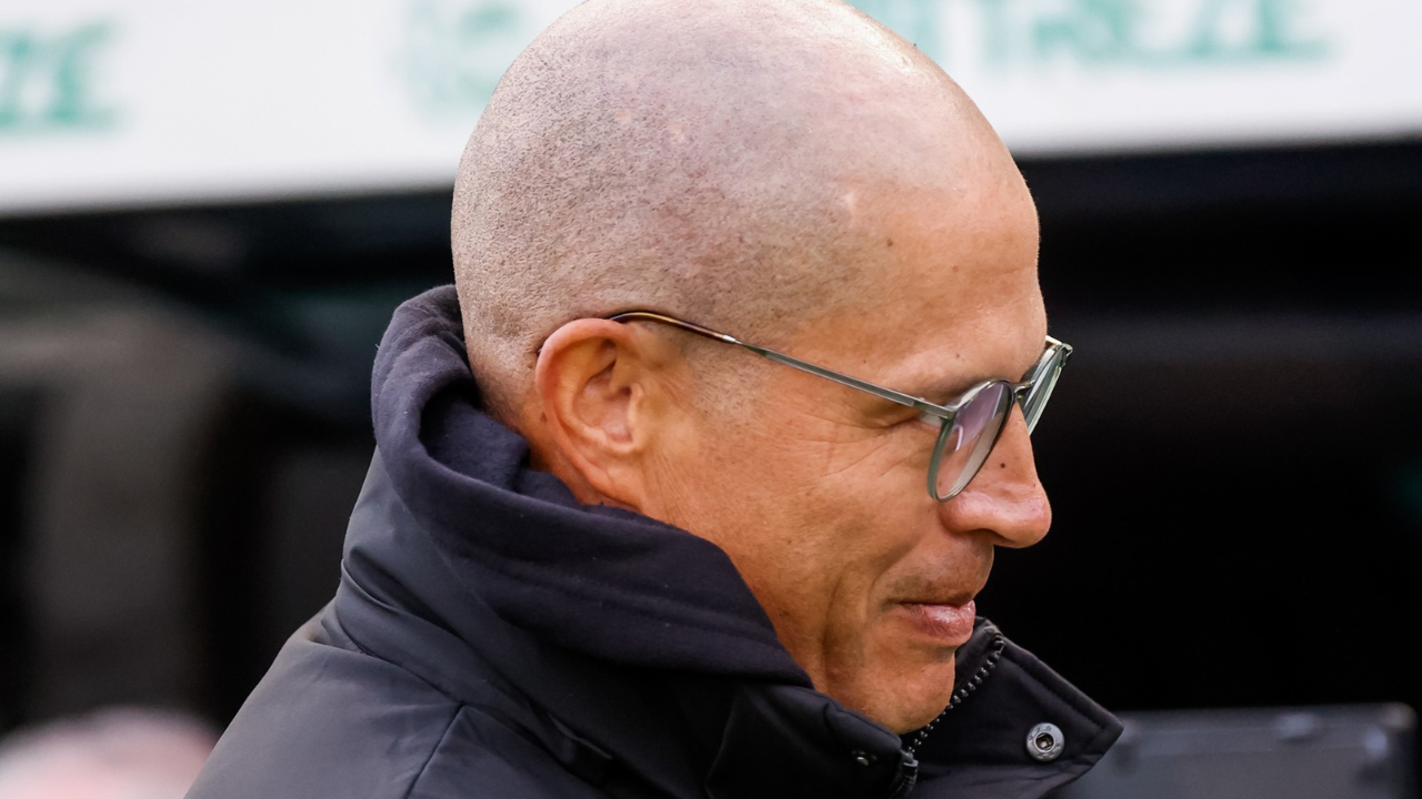 Em jejum, Alex entra na reta decisiva da Série B antes de definir futuro