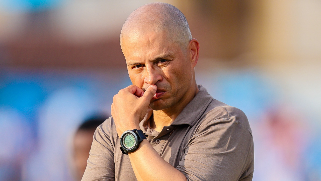 Alex se prepara para reencontro com ex-clube e fala se cumpiru dever na Série B