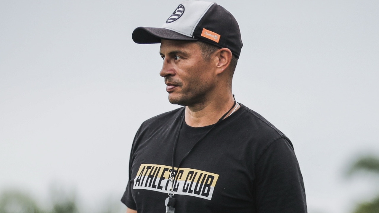 Alex destaca retorno de ex-Coritiba e projeta briga na reta final da Série B