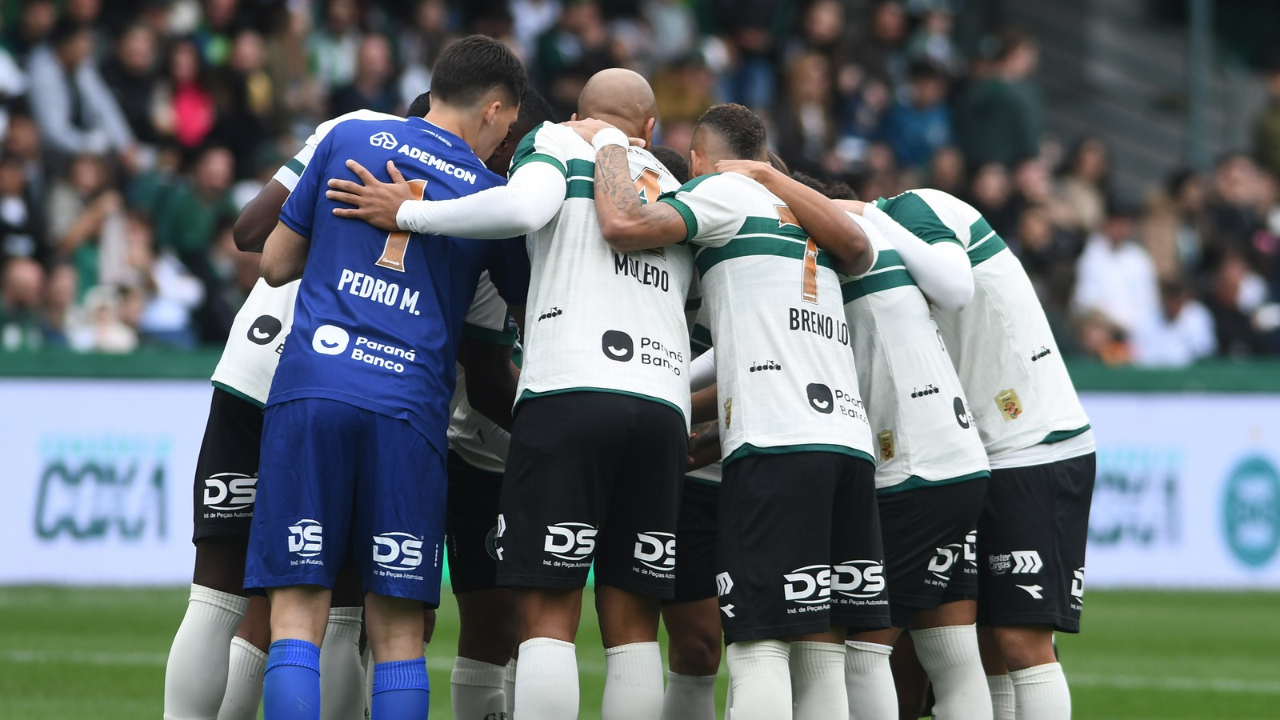 Em crise e sem técnico, Coritiba recorre a ídolo para missão decisiva no Brasileirão