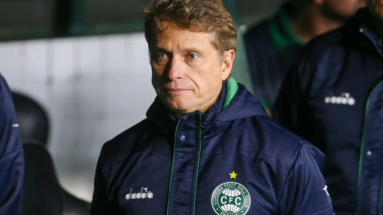 Seabra defende ex-Athletico e rejeita caça às bruxas no Coritiba