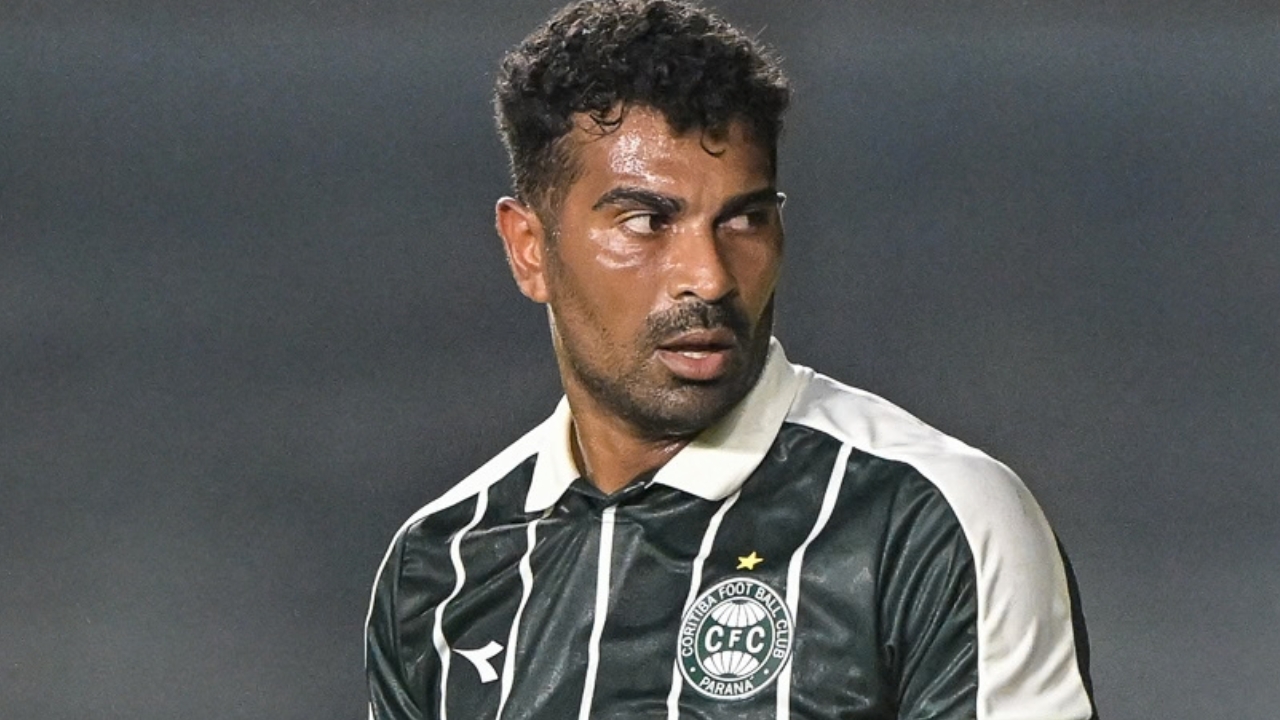 Campeão da Libertadores, veterano do Coritiba reencontra Fluminense pela primeira vez